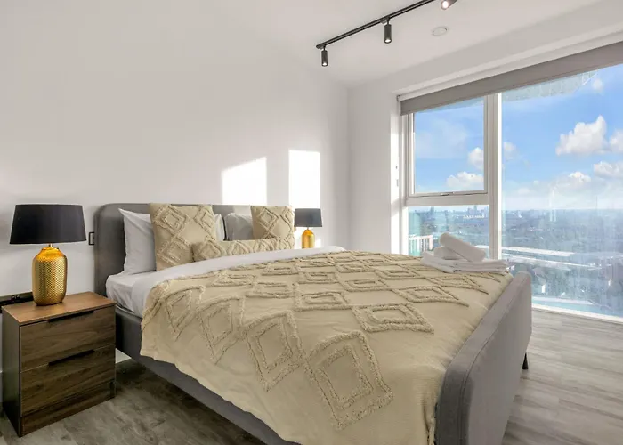Apartment North Acton-2 By Interhome